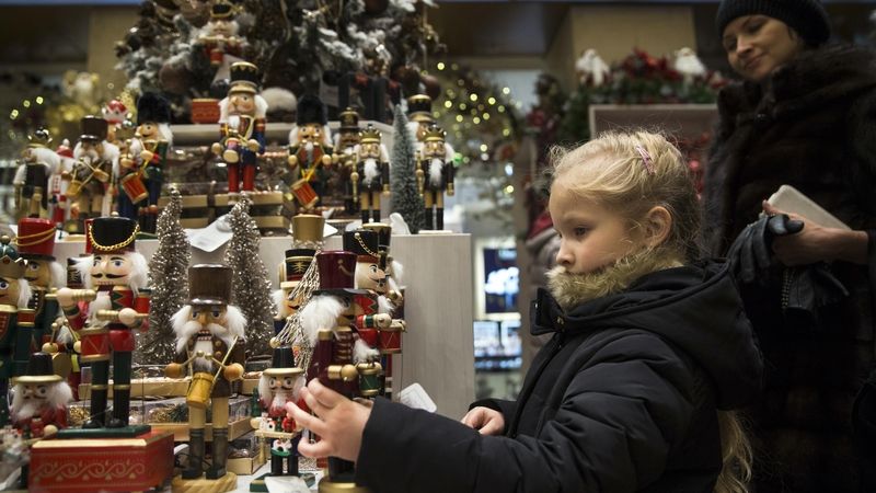 Dvě třetiny Čechů se kvůli ekonomické situaci na Vánoce uskromní